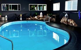 Sierra Blue Hotel & Swim Club